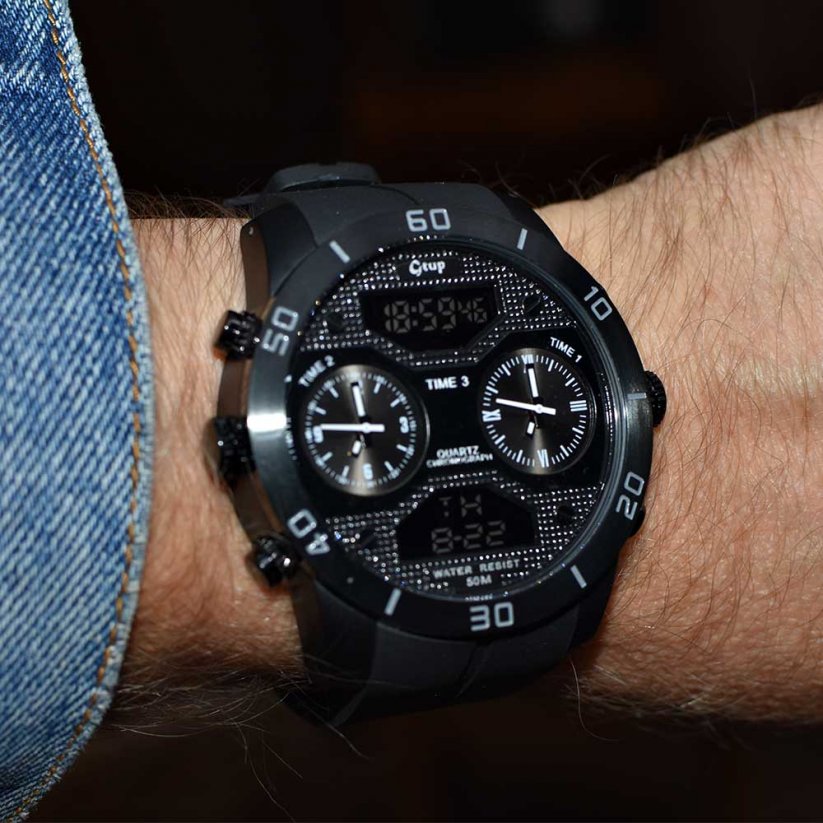 panske designove hodinky s velkym cifernikem gtup1140 na ruce
